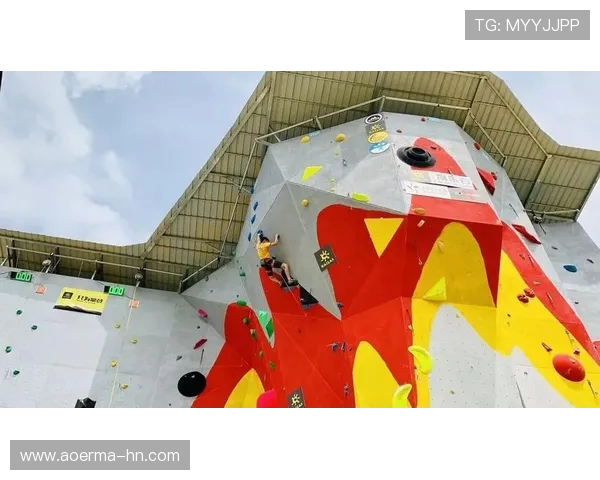 广州街舞队在世界攀岩锦标赛中以61分稳居积分榜首位