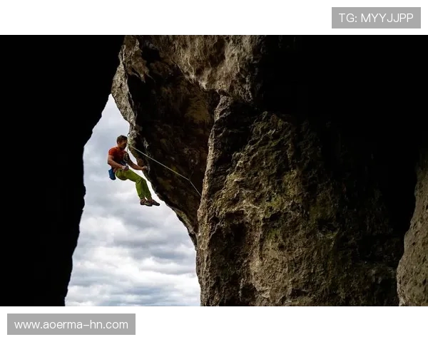 深圳攀岩队勇夺最新攀岩速度TOP10榜首位置引领潮流 深圳攀岩队勇夺最新攀岩速度TOP10榜首位置引领潮流