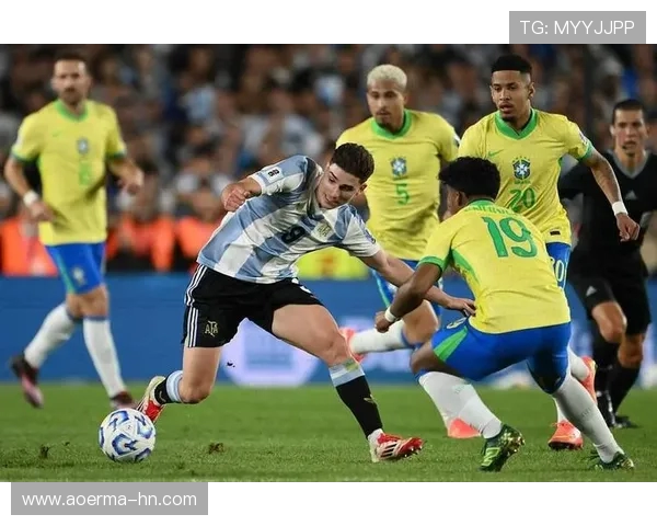 克鲁塞罗与弗拉门弋激战正酣谁能在这场巴西足球盛宴中胜出